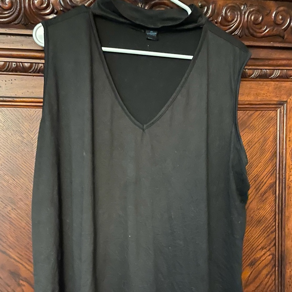 Collard V neck tank top